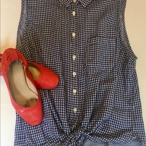 Tie front gingham sleeveless button down